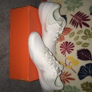 Women’s Nike cheer sideline IV